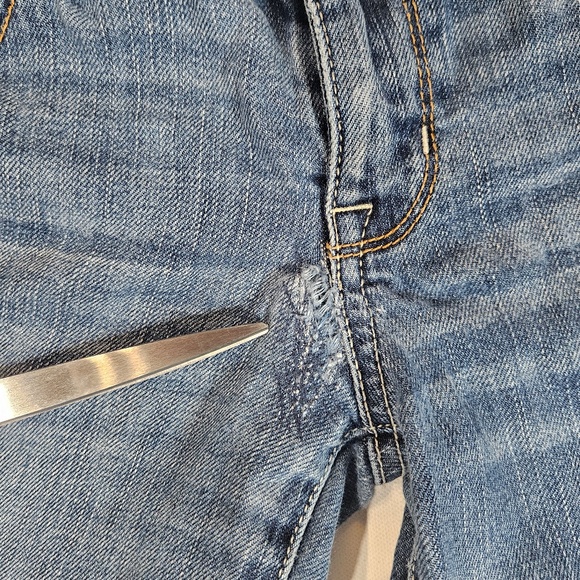 American Eagle Jeans Womens 8 Long Blue Slim Boot Stretch Distressed Denim -flaw - Picture 4 of 8